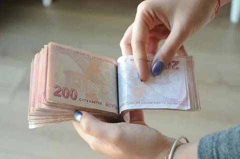 Bankalar yarışta: İşte 2 milyon TL'ye bankaların verdiği faiz oranları ve aylık getirisi 8